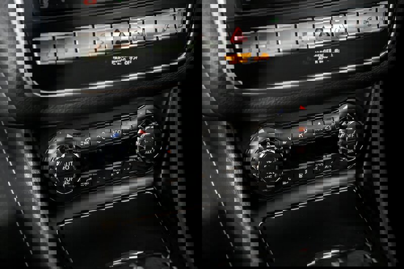 Used 2017 Mercedes-Benz CLA 45 AMG 4MATIC w/ Premium 1 Package image 33