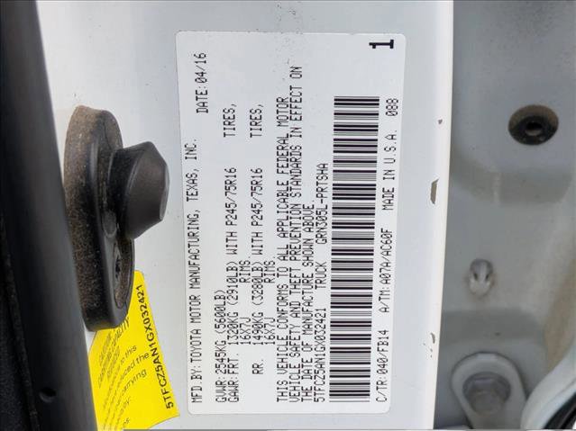 Used 2016 Toyota Tacoma SR w/ Towing Package AWD/4WD image 15
