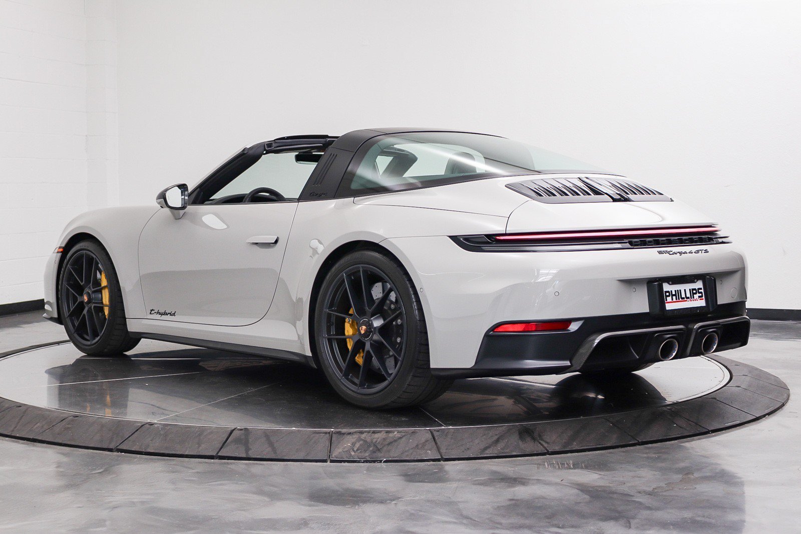 Used 2026 Porsche 911 Targa 4 GTS AWD/4WD image 10