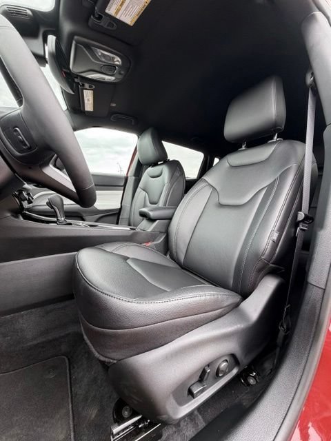New 2026 Jeep Compass Limited AWD/4WD image 11
