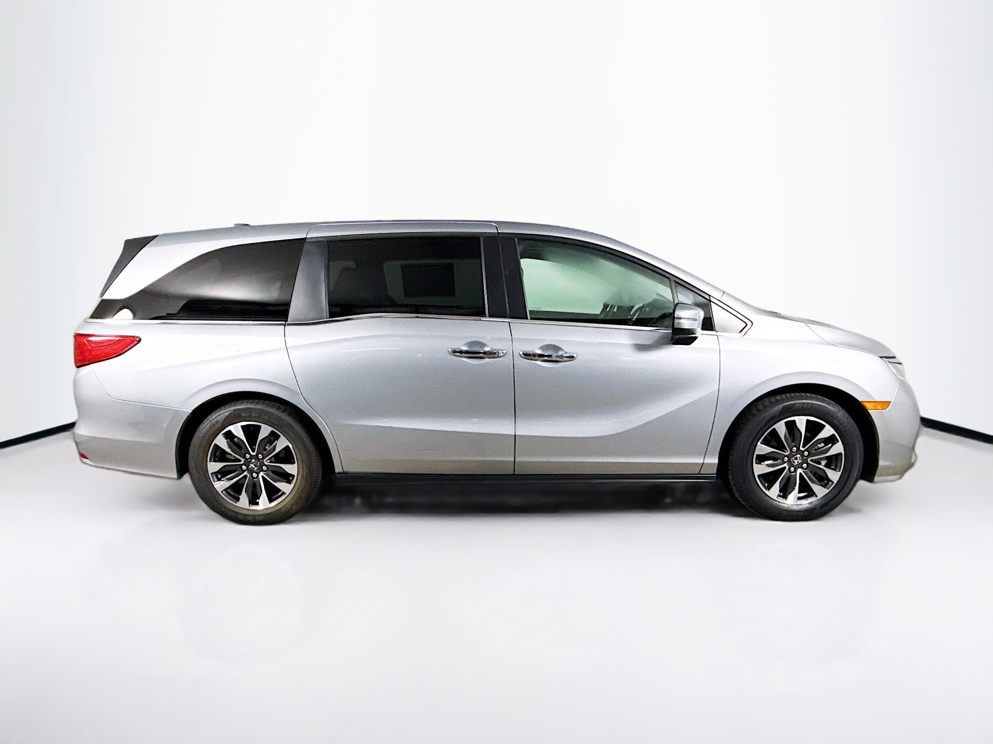 Certified 2024 Honda Odyssey EX-L image 2