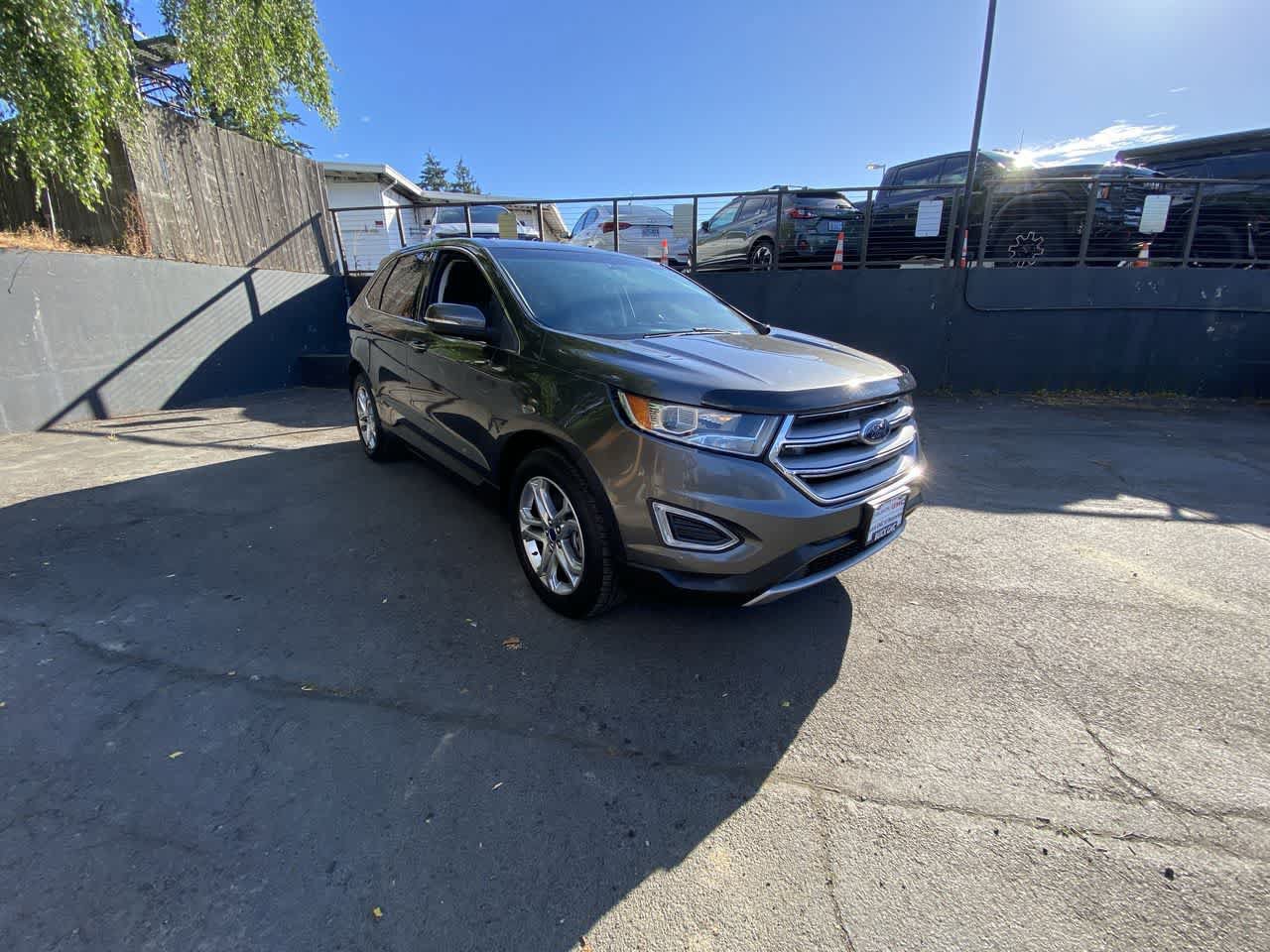 Used 2017 Ford Edge Titanium w/ Technology Package AWD/4WD image 8