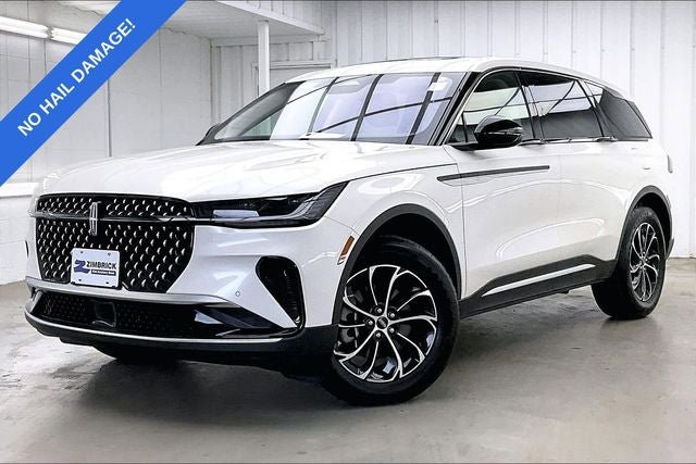 Used 2025 Lincoln Nautilus Premier w/ Equipment Group 102A AWD/4WD image 2