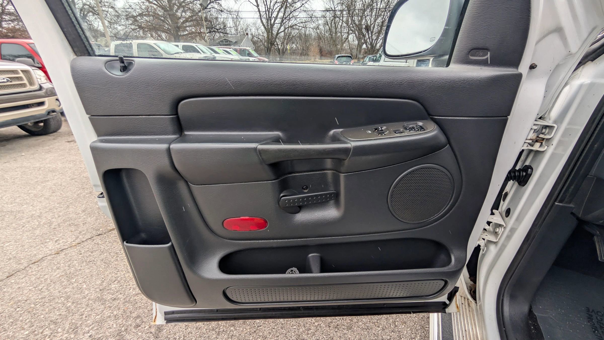 Used 2005 Dodge Ram 1500 Truck SLT w/ Trailer Tow Group image 9