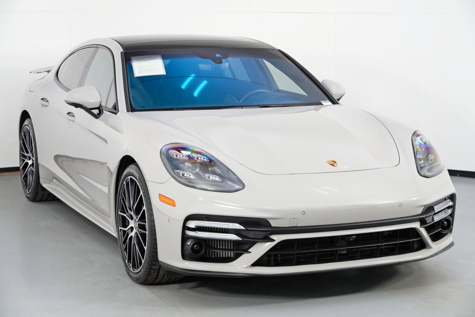 Used 2022 Porsche Panamera Turbo S w/ Premium Package image 60
