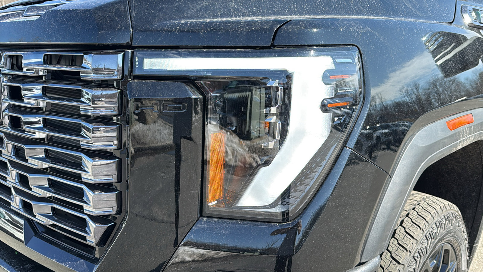 New 2026 GMC Sierra 2500 Denali Ultimate w/ LPO, Black Badging Package image 5