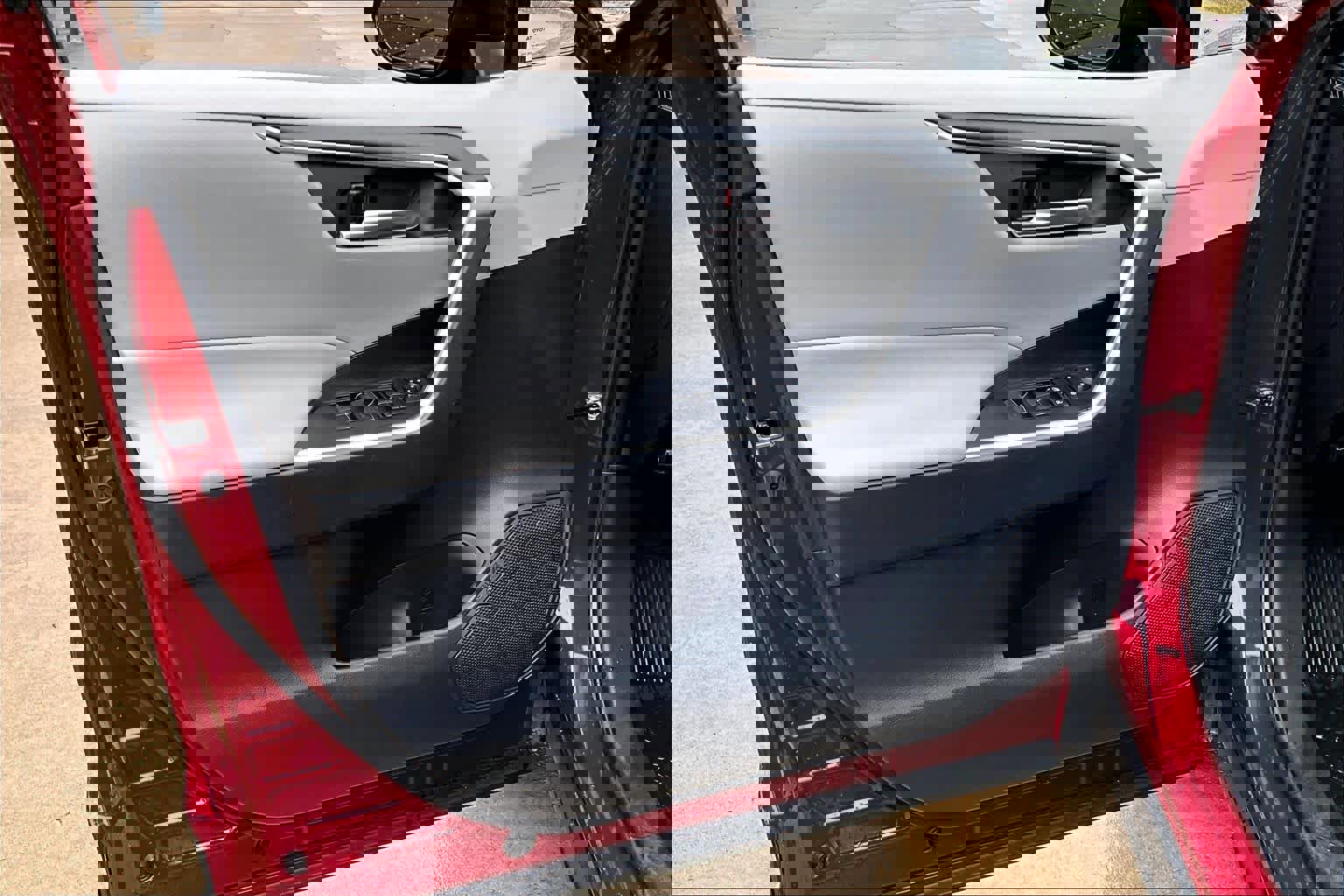 Used 2022 Toyota RAV4 XLE image 23