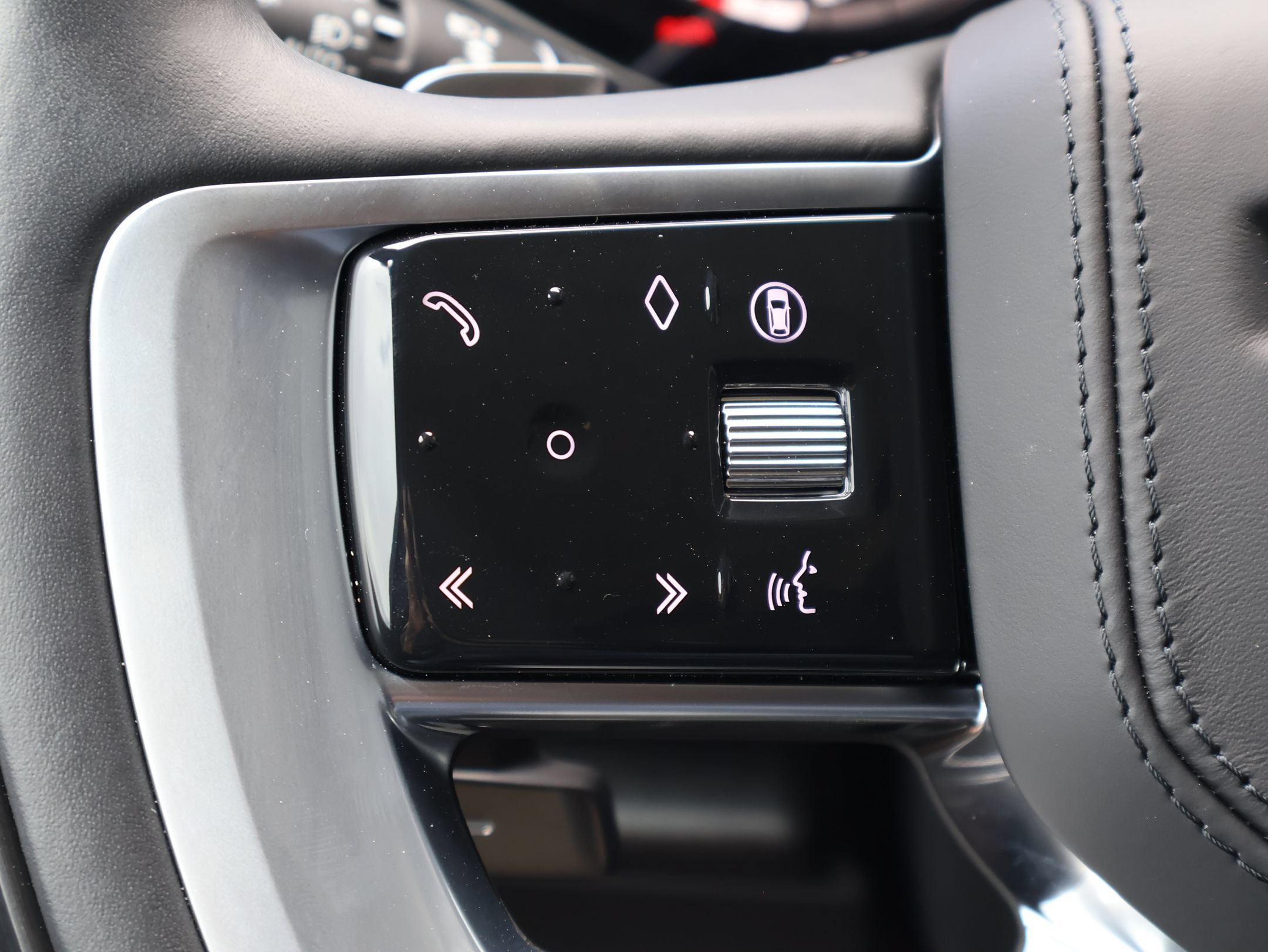 Used 2025 Land Rover Range Rover Autobiography AWD/4WD image 17