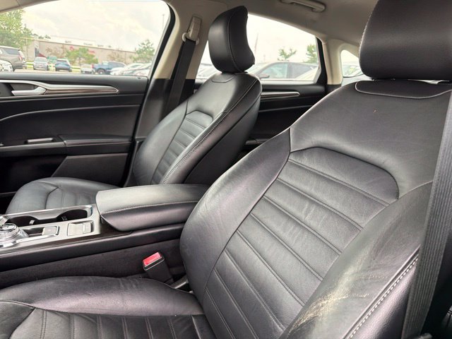 Used 2018 Ford Fusion SE w/ Fusion SE Technology Package FWD image 14