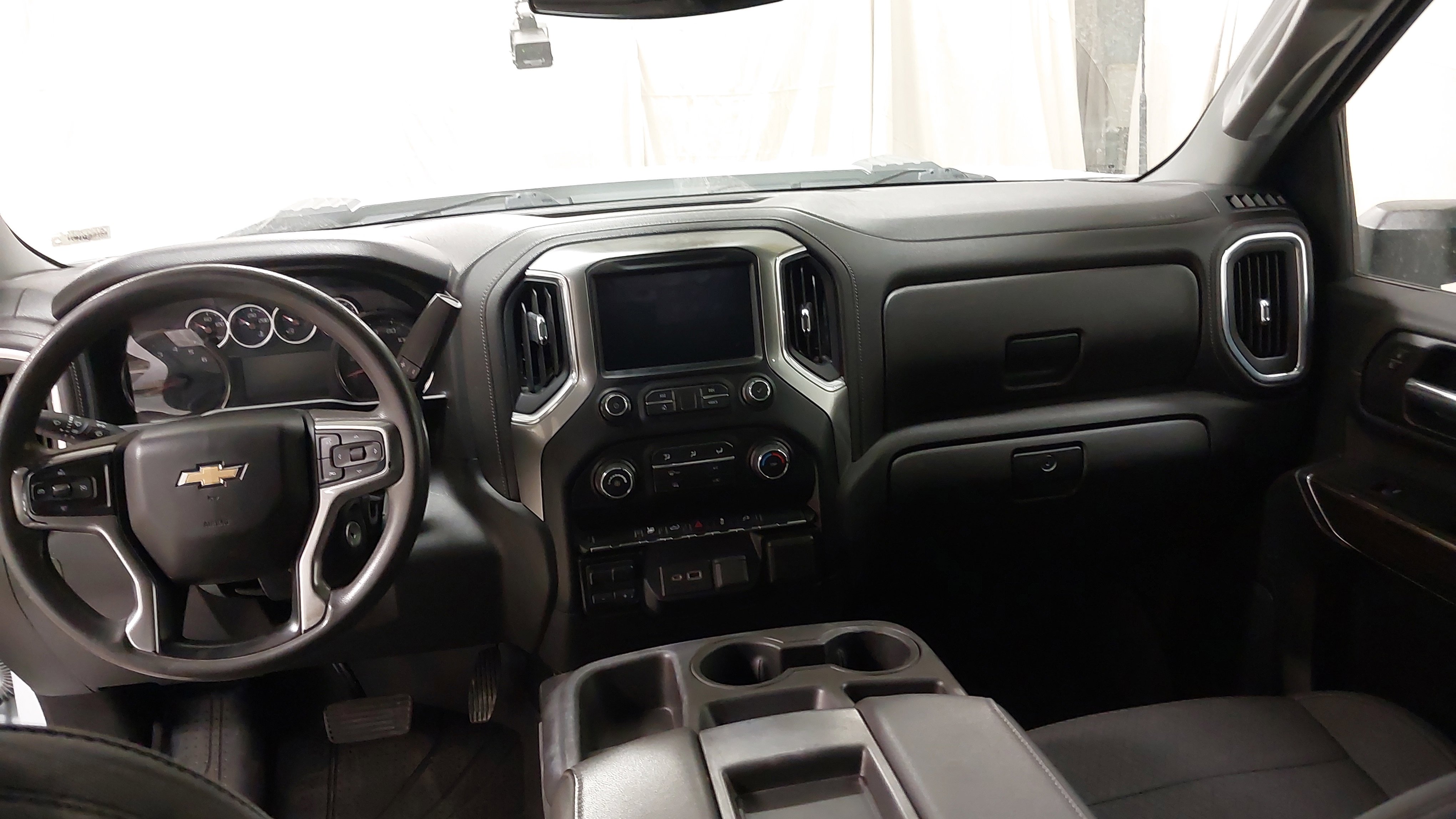 Used 2021 Chevrolet Silverado 2500 LT w/ Snow Plow Prep/Camper Package image 26