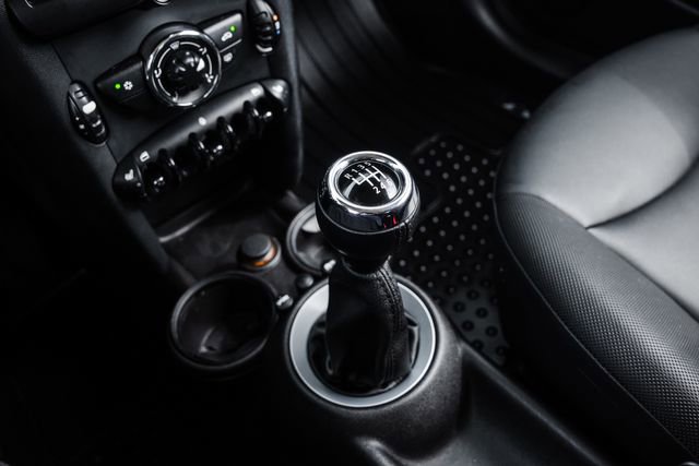 Used 2011 MINI Cooper Hardtop FWD image 12