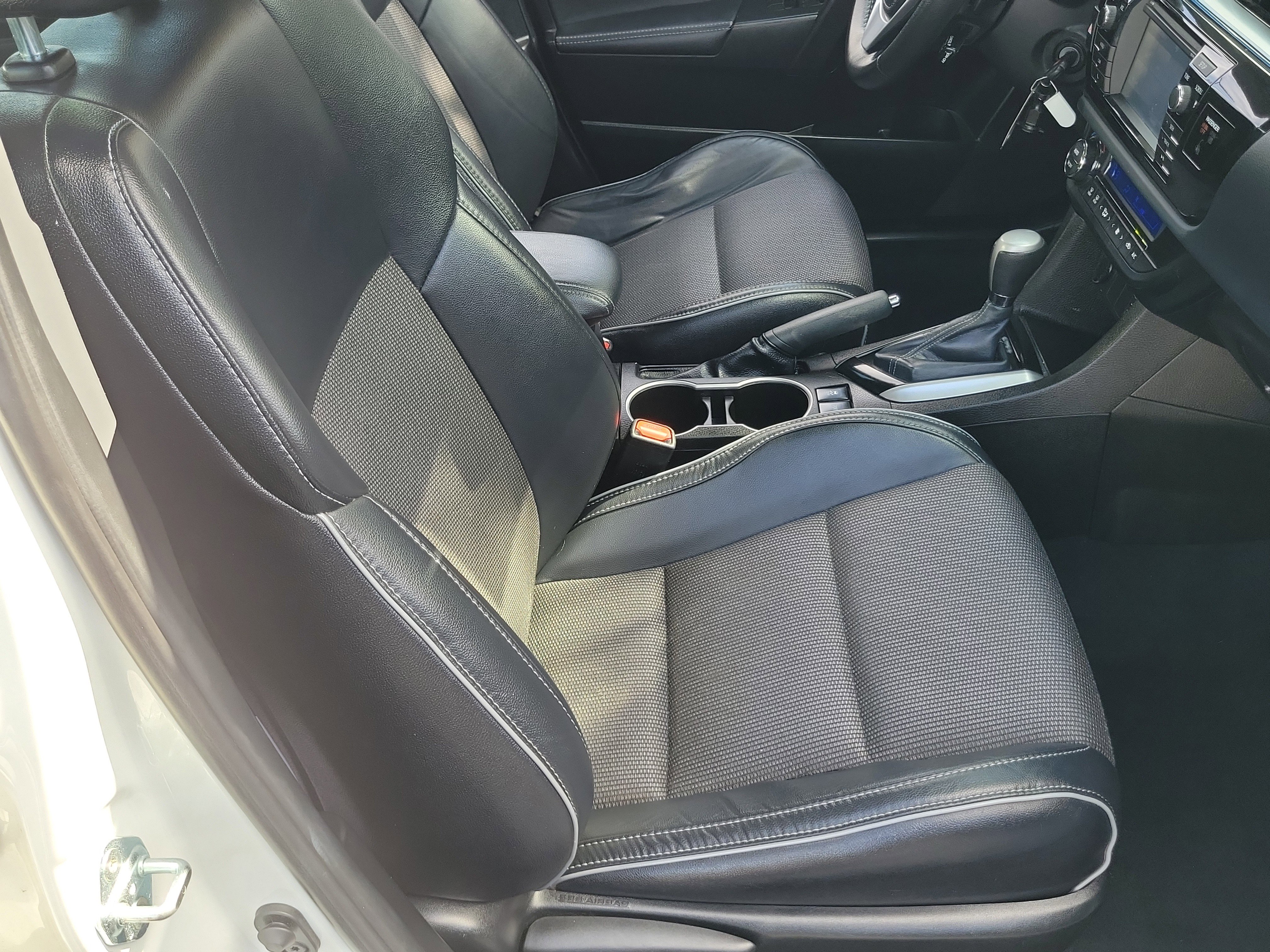 Used 2015 Toyota Corolla S image 21