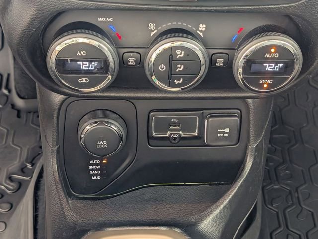 Used 2017 Jeep Renegade Latitude w/ Popular Equipment Group AWD/4WD image 20