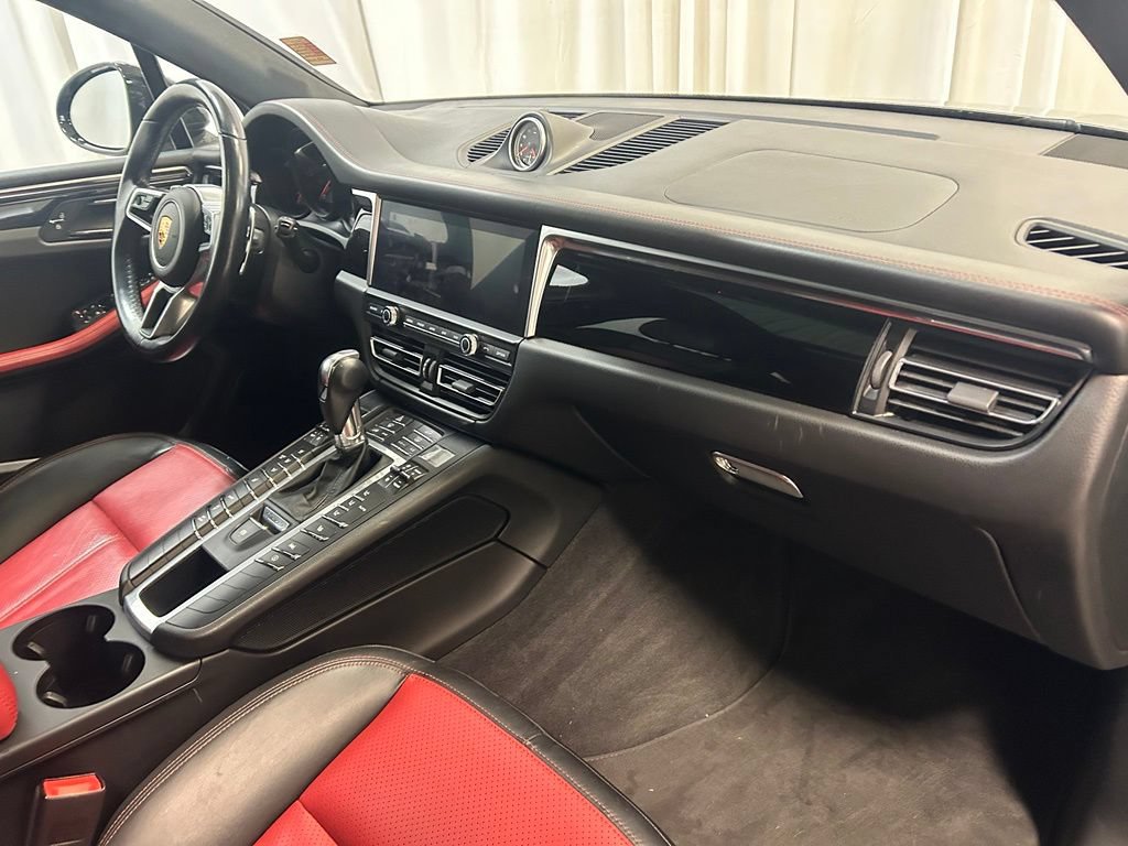 Certified 2021 Porsche Macan AWD/4WD image 26