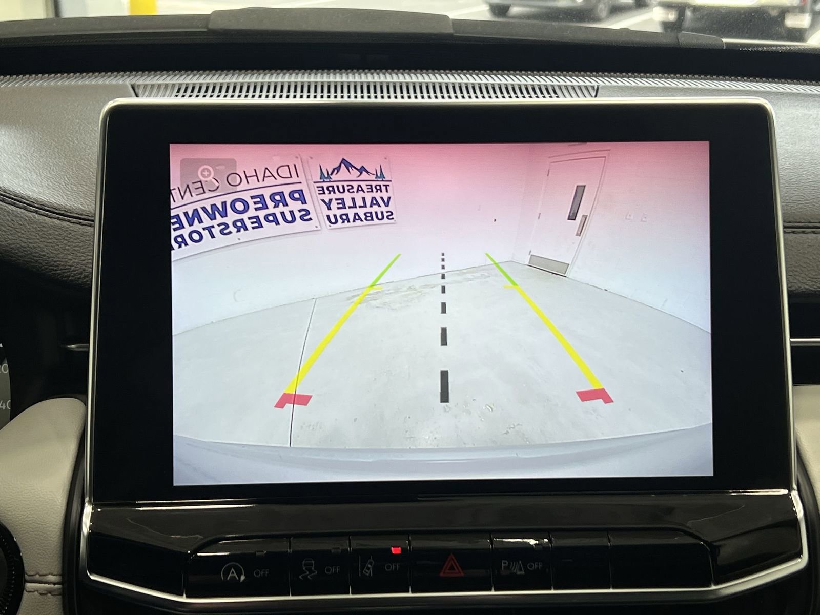 Used 2025 Jeep Compass Limited image 17