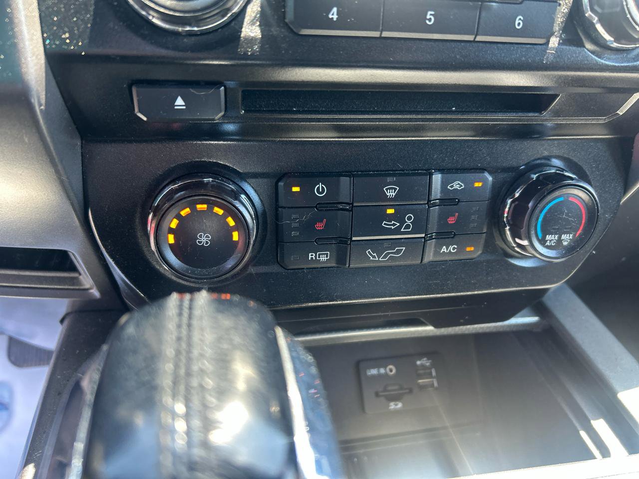 Used 2015 Ford F150 XLT w/ Equipment Group 302A Luxury AWD/4WD image 20