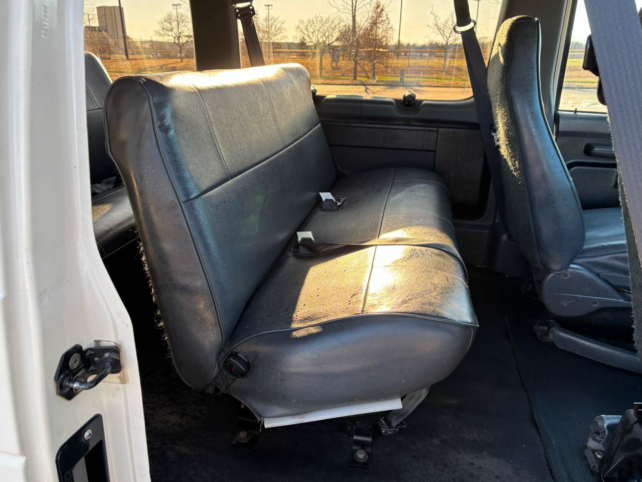 Used 1993 Ford E-350 and Econoline 350 XLT RWD image 9