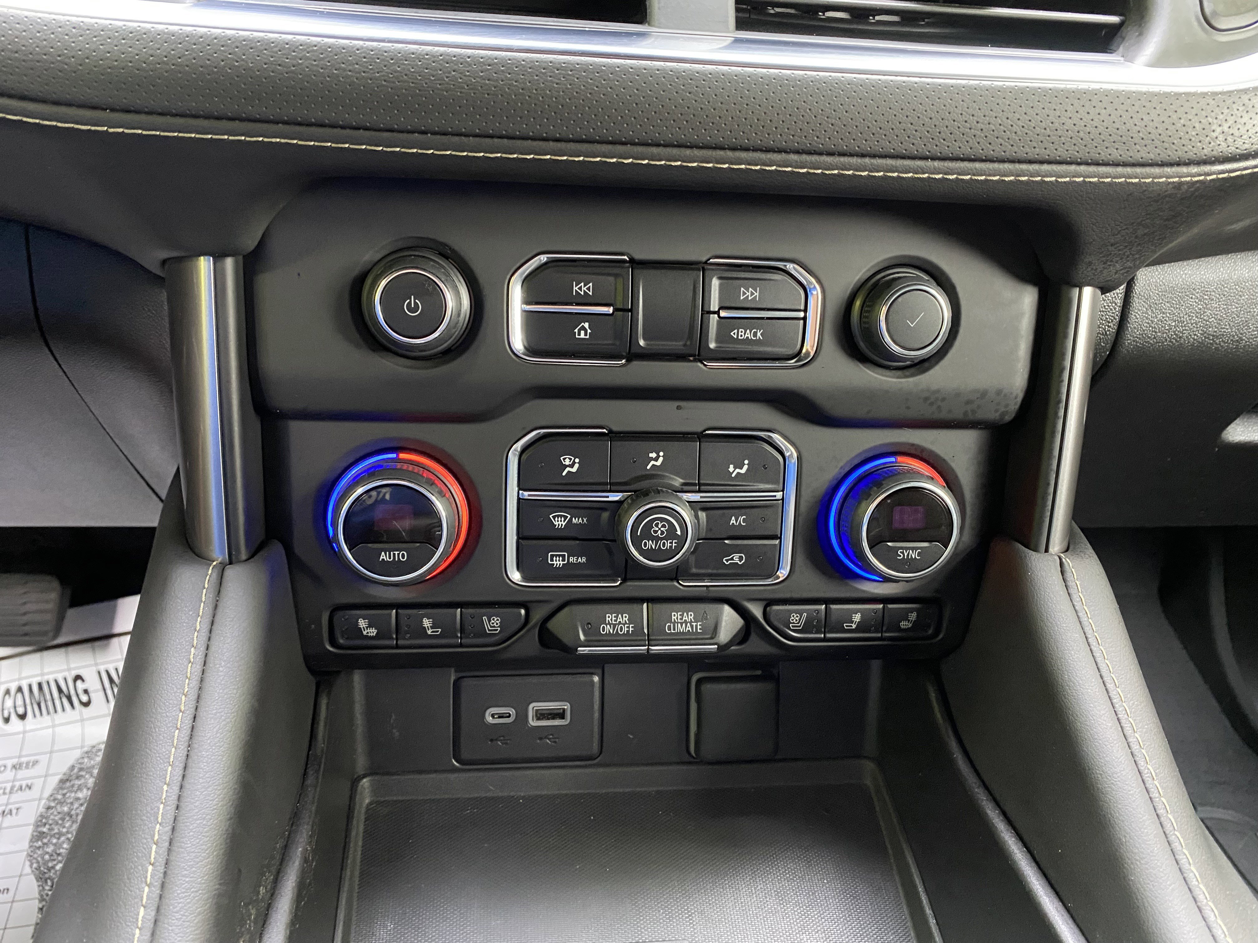 Used 2023 Chevrolet Suburban Premier AWD/4WD image 29