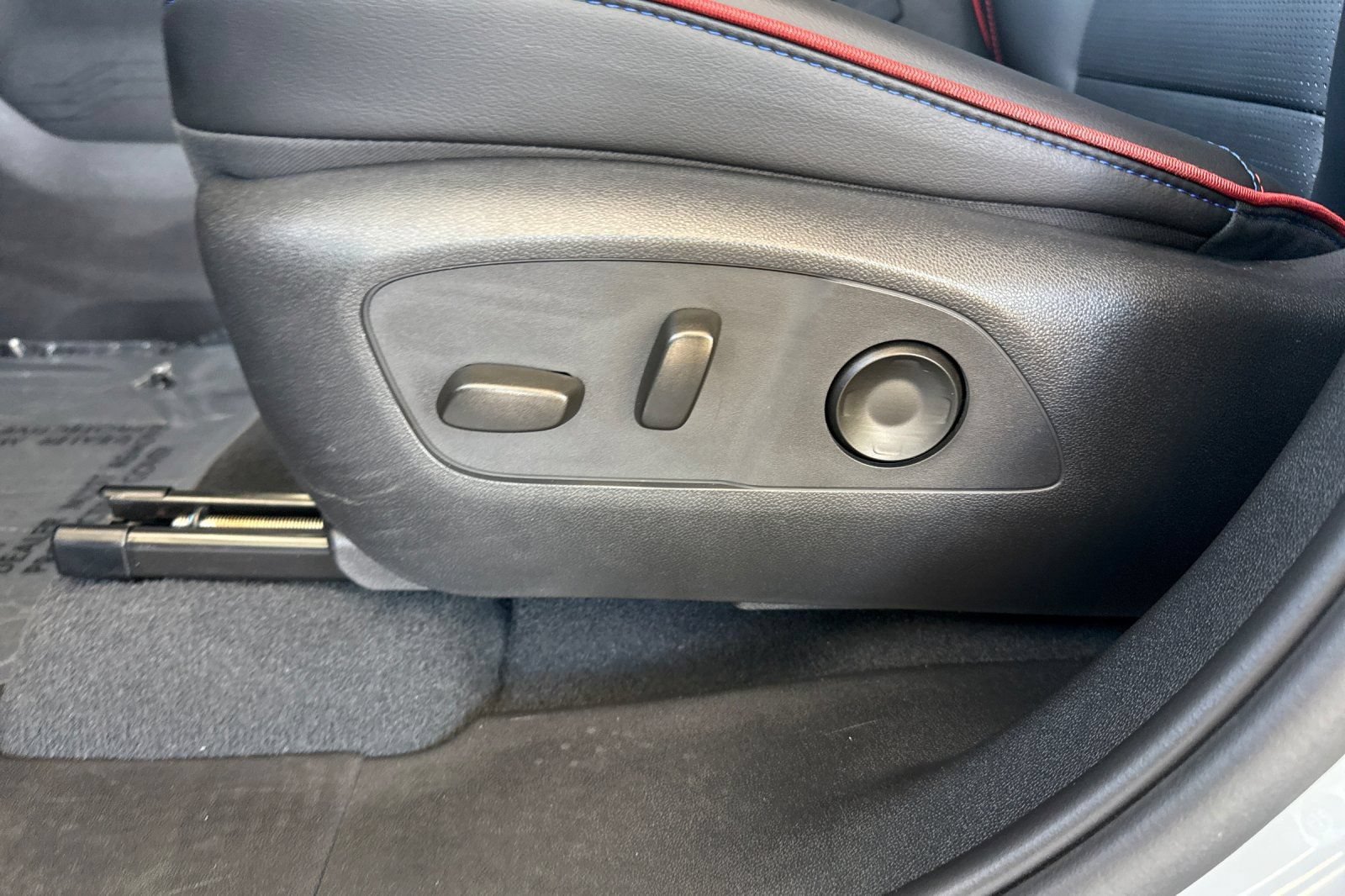 Used 2025 Chevrolet Silverado EV RST AWD/4WD image 19