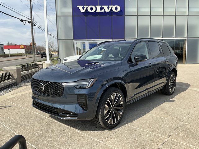 New 2026 Volvo XC90 T8 Ultra w/ Lounge Package image 2