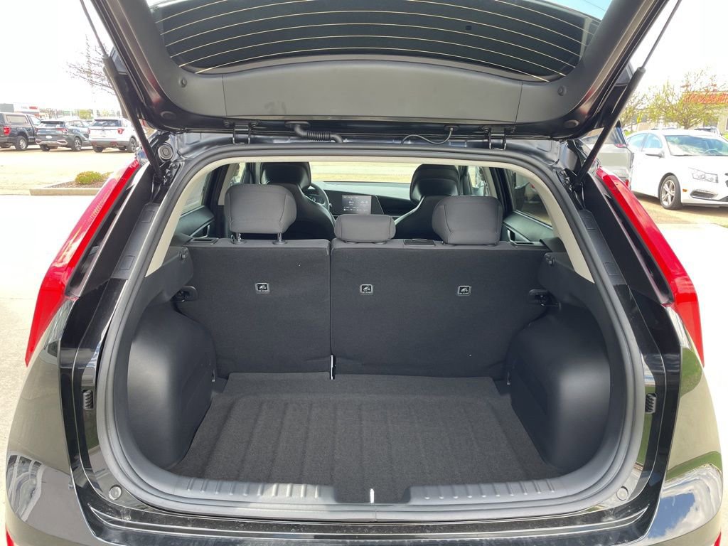 New 2026 Kia Niro LX FWD image 13