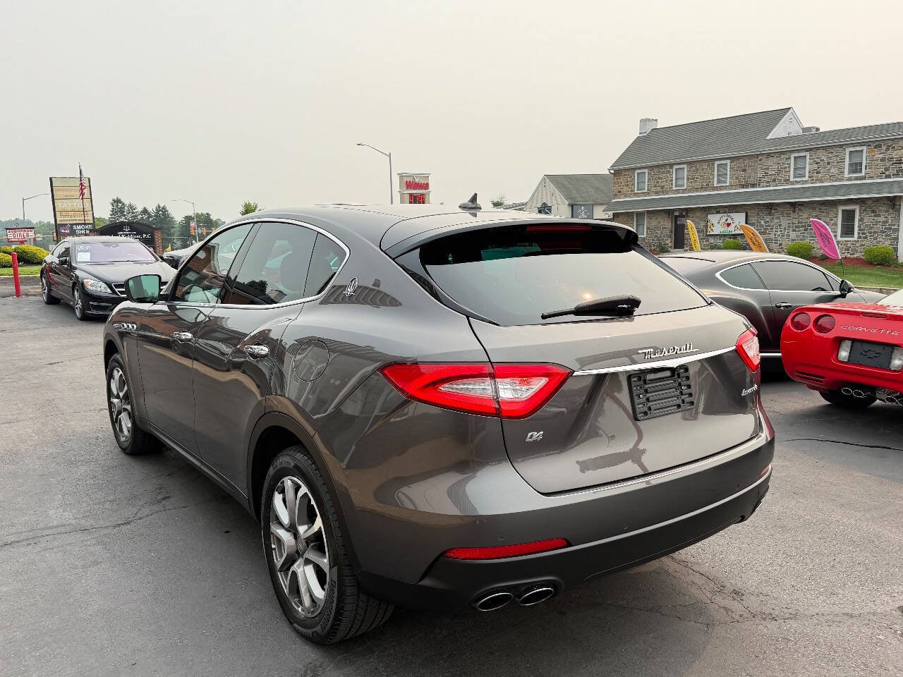 Used 2017 Maserati Levante AWD/4WD image 5