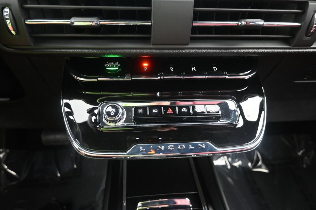 New 2026 Lincoln Corsair Reserve w/ Jet Appearance Package AWD/4WD image 18