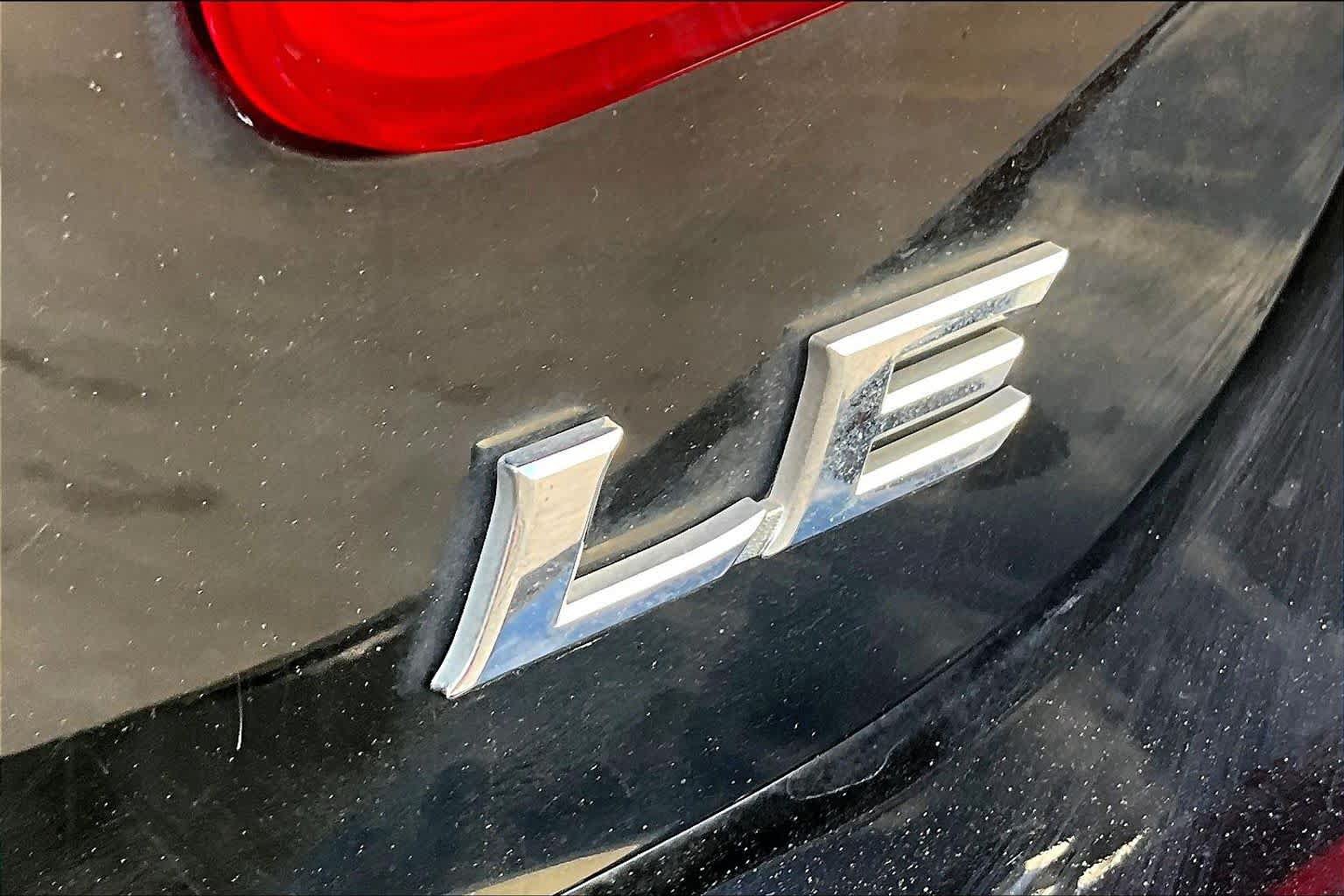 Used 2011 Toyota Camry LE w/ LE Extra-Value Pkg FWD image 9