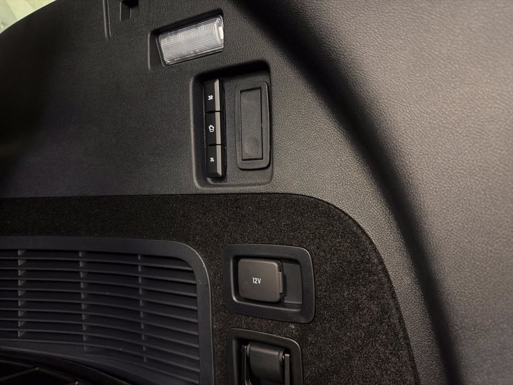 Certified 2026 Lincoln Aviator AWD image 37