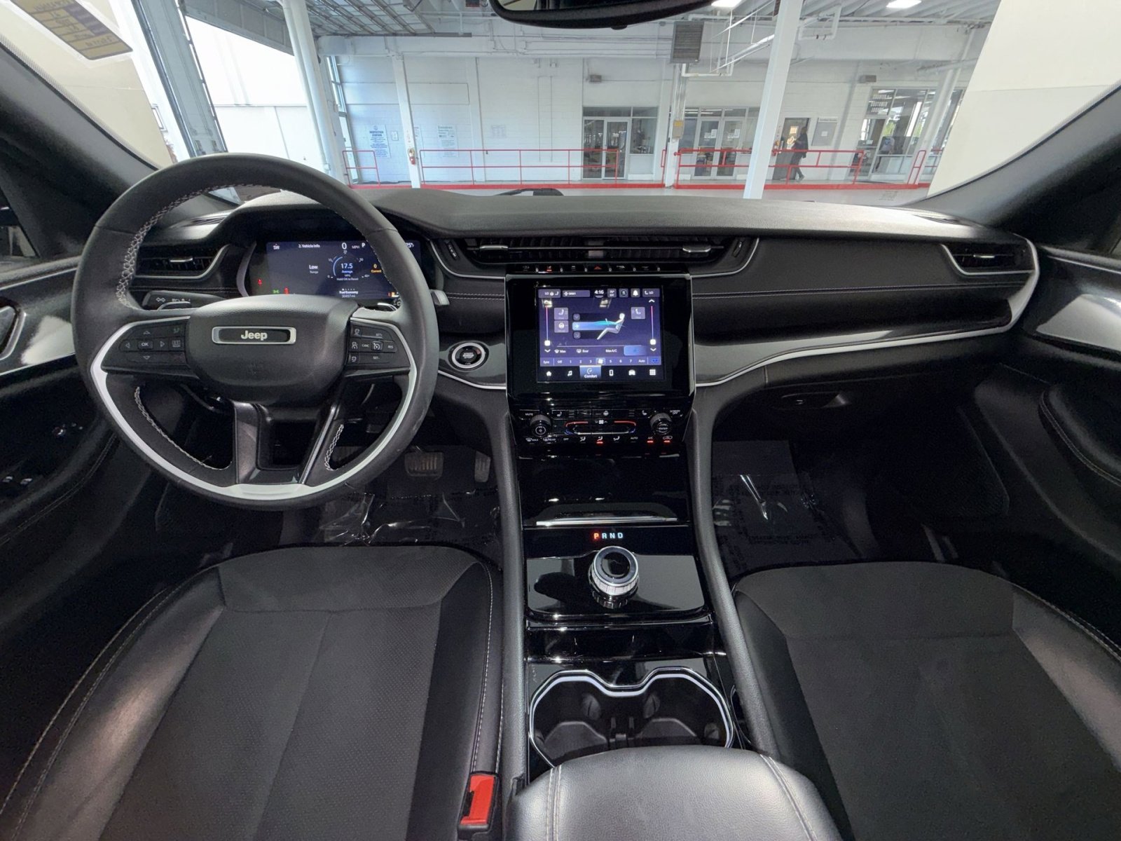 Used 2023 Jeep Grand Cherokee Altitude image 22