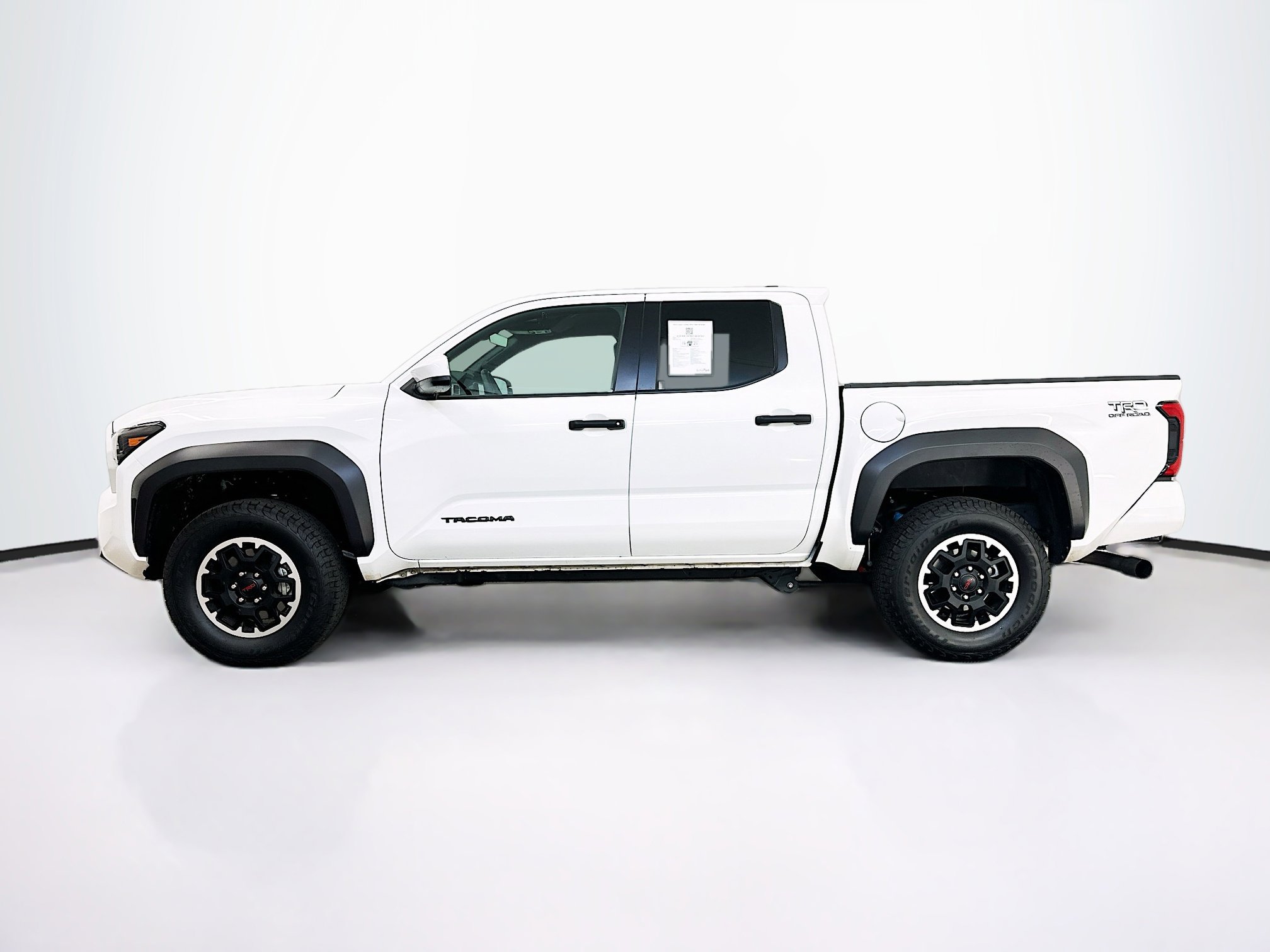 Used 2025 Toyota Tacoma TRD Off-Road image 4