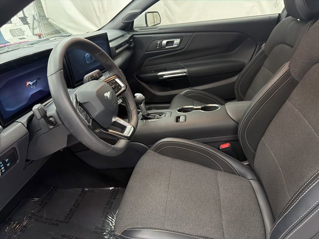 Used 2025 Ford Mustang Coupe image 15