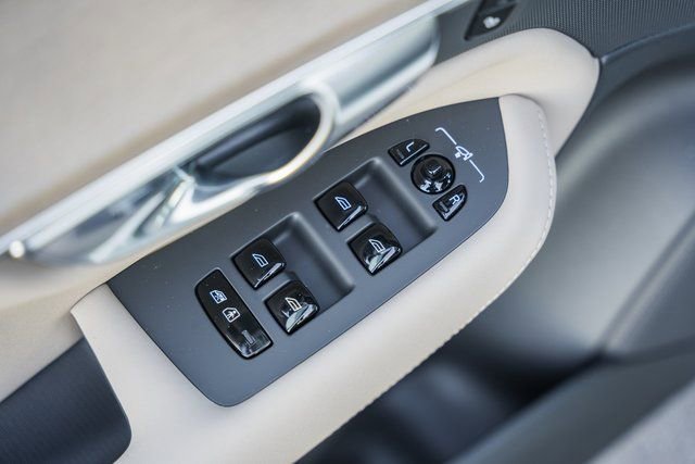 New 2026 Volvo XC90 B6 Plus image 40