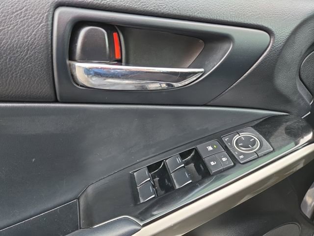 Used 2016 Lexus IS 200t image 18