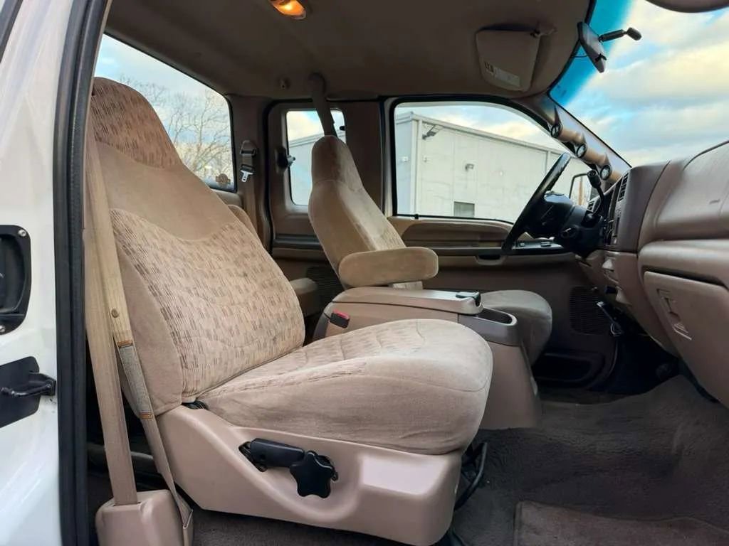 Used 1999 Ford F350 4x4 SuperCab DRW Super Duty image 12