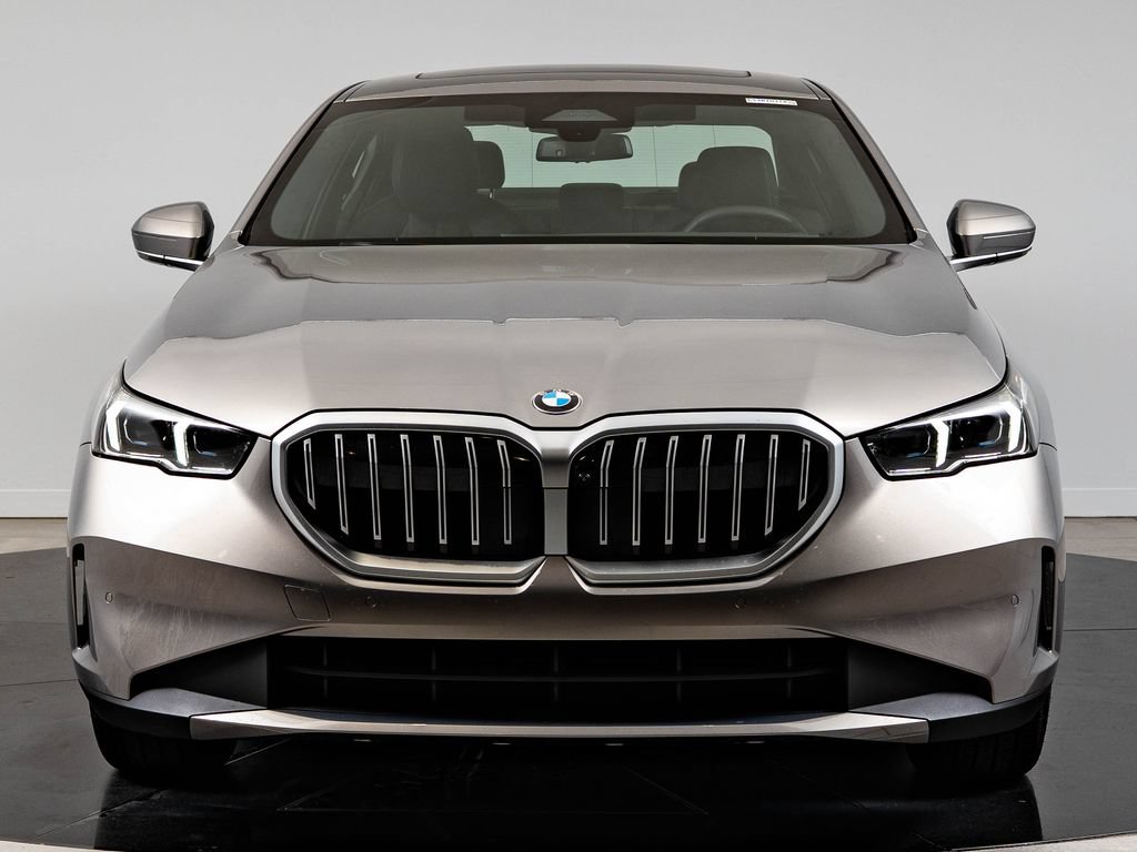 Certified 2025 BMW 530i xDrive w/ Premium Package AWD/4WD image 2