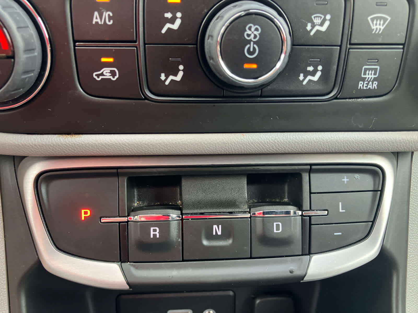 Used 2023 GMC Terrain SLE w/ Driver Convenience Package AWD/4WD image 25