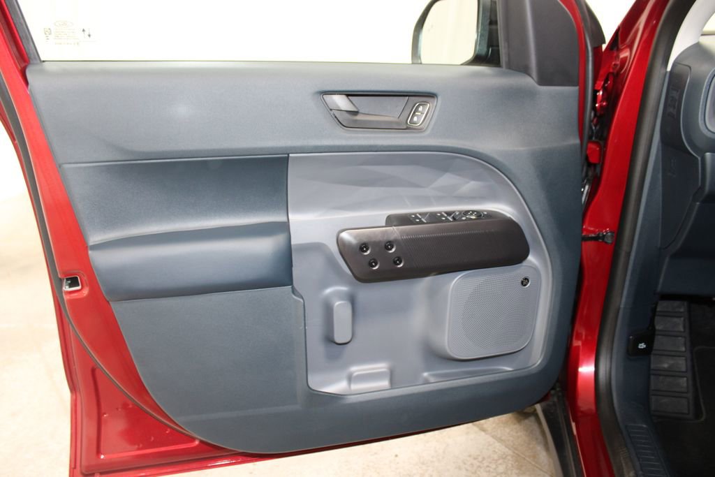 New 2025 Ford Maverick Lariat w/ Black Appearance Package image 18