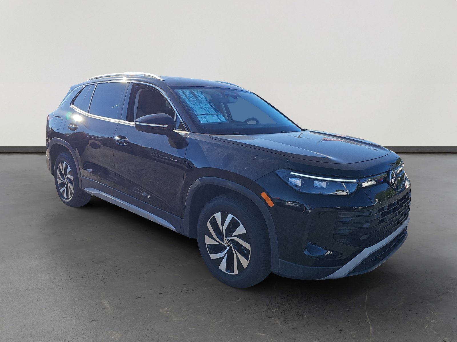 New 2025 Volkswagen Tiguan S image 7