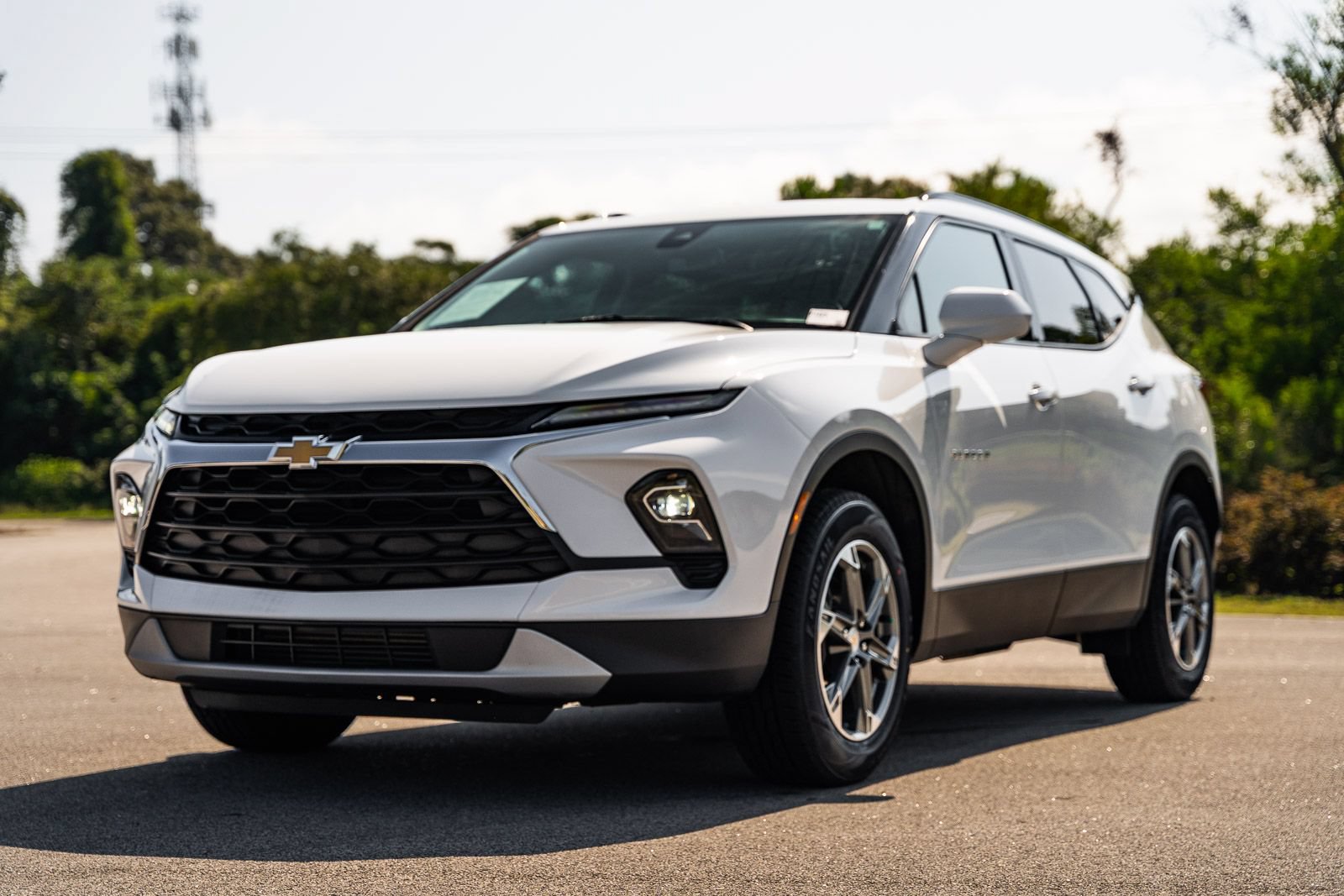 Used 2024 Chevrolet Blazer LT w/ Convenience Package FWD image 3