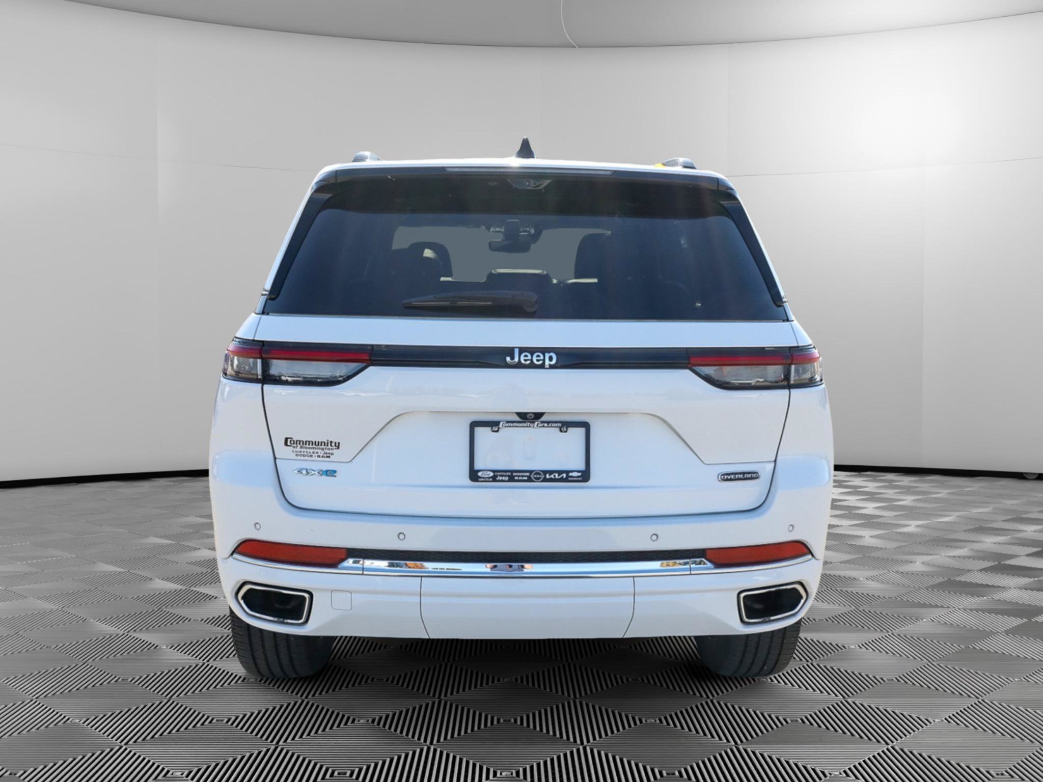 Used 2022 Jeep Grand Cherokee Overland w/ Advanced Protech Group III AWD/4WD image 5