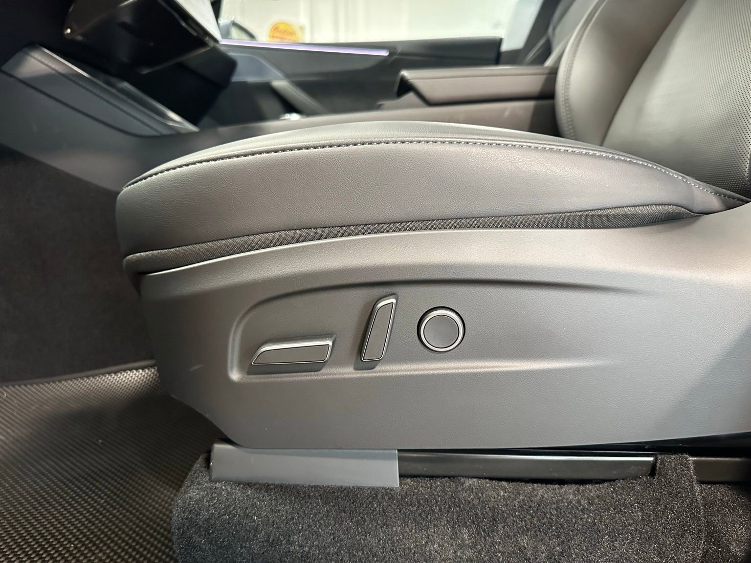 Used 2026 Tesla Model Y Long Range AWD/4WD image 14