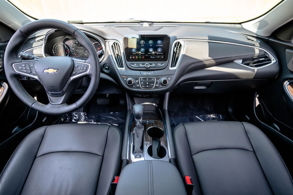 Used 2023 Chevrolet Malibu LT w/ Midnight Edition FWD image 15