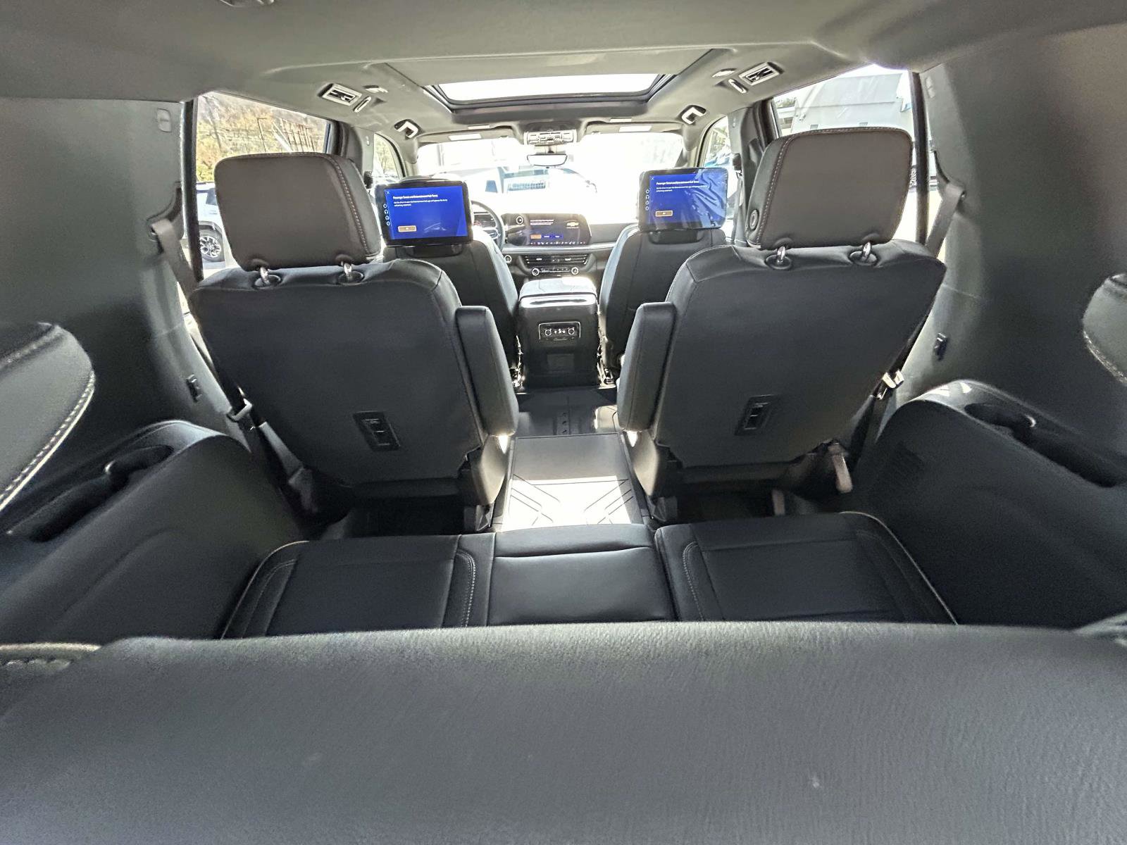 New 2026 Chevrolet Suburban Premier AWD/4WD image 18