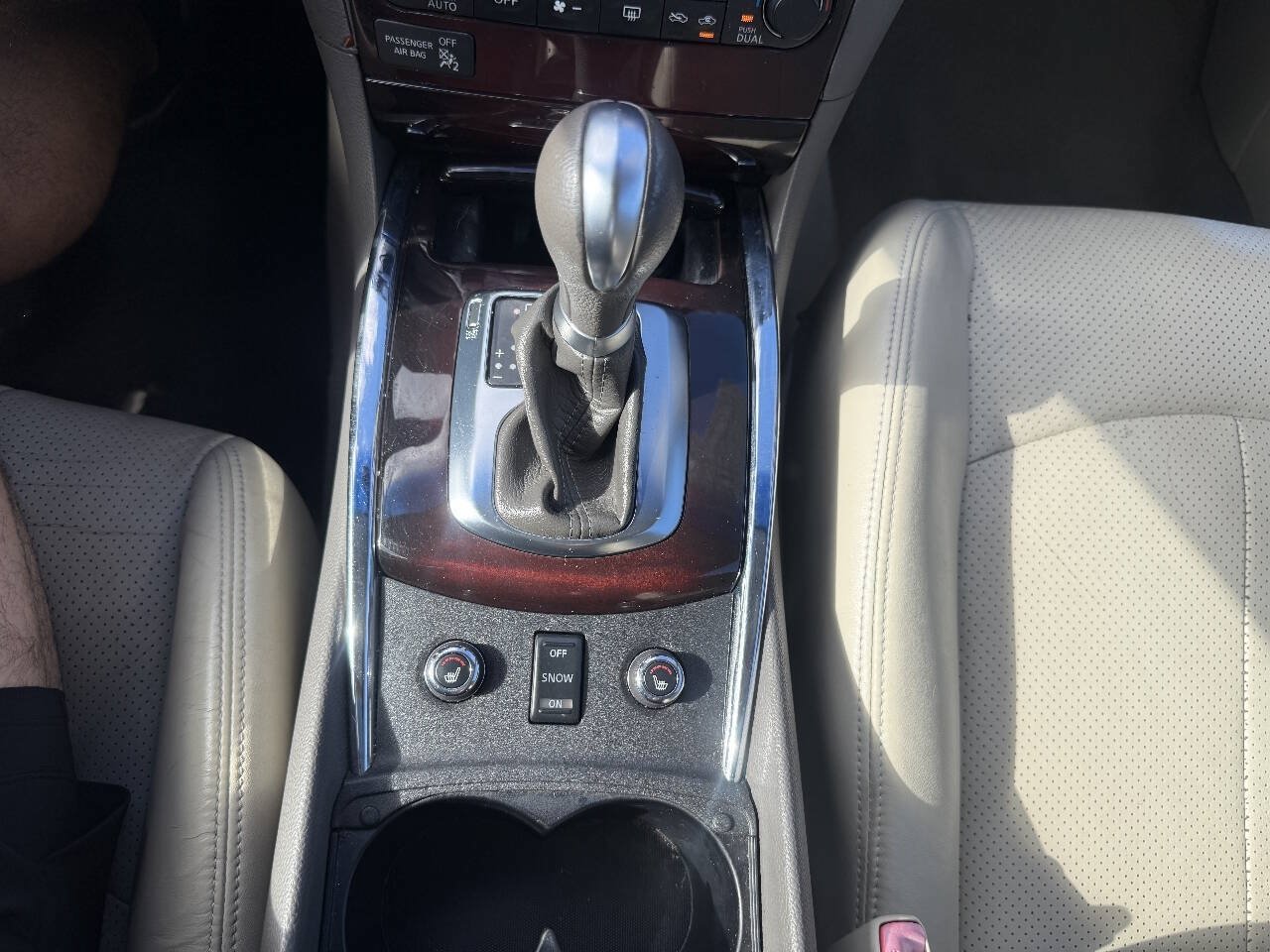 Used 2010 INFINITI G37 x Sedan w/ Premium Pkg AWD/4WD image 22