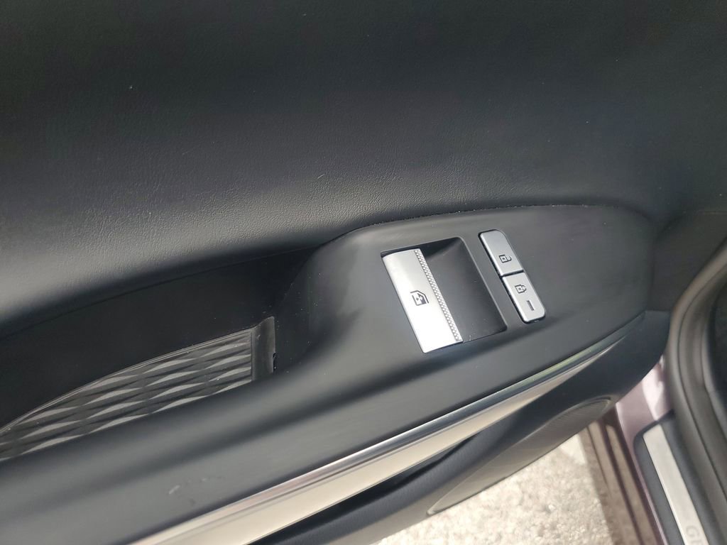 Used 2022 Genesis GV70 2.5T w/ Select Package image 18