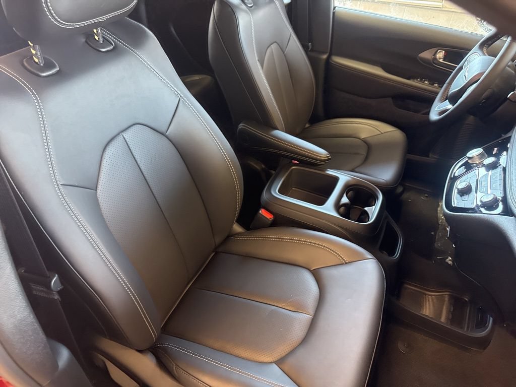 New 2026 Chrysler Pacifica Select FWD image 60