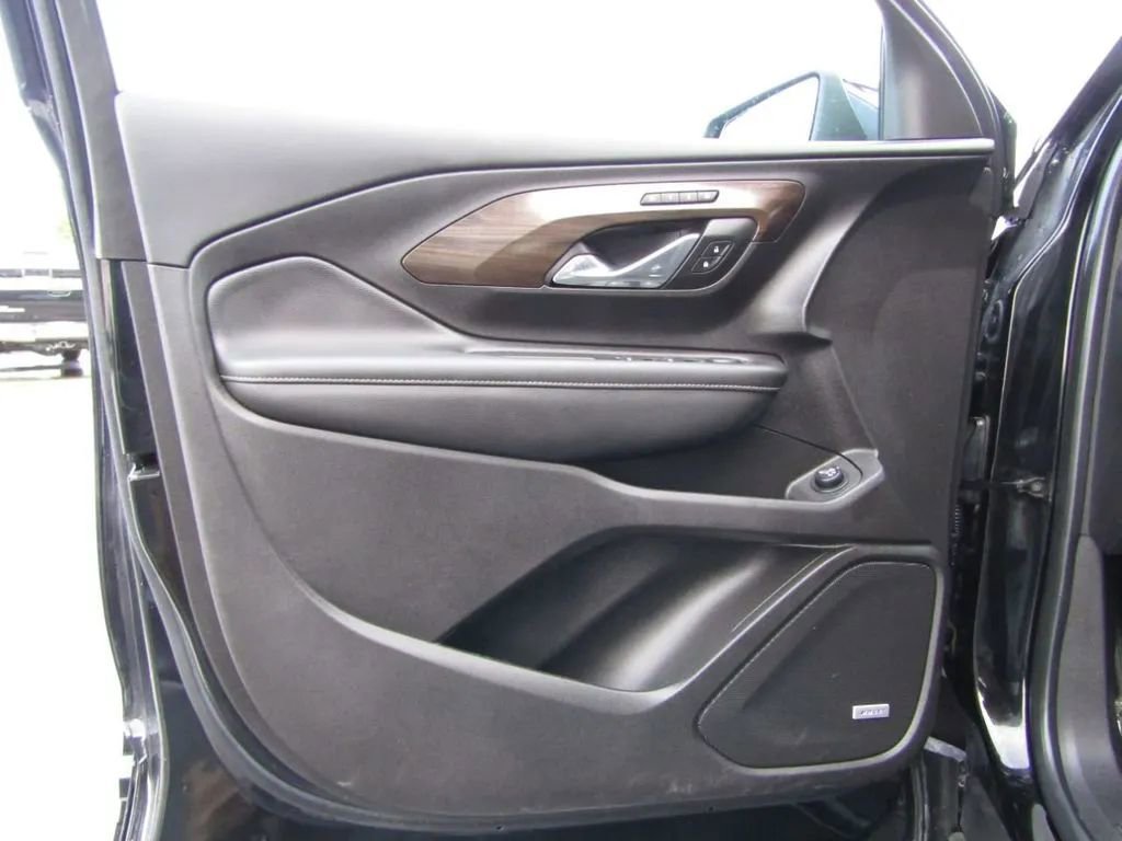 Used 2018 GMC Terrain Denali w/ Comfort Package image 40