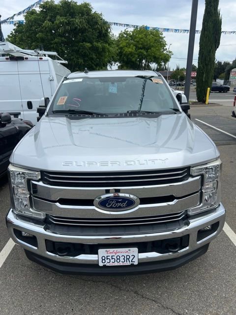 Used 2019 Ford F250 Lariat w/ Lariat Value Package AWD/4WD image 3