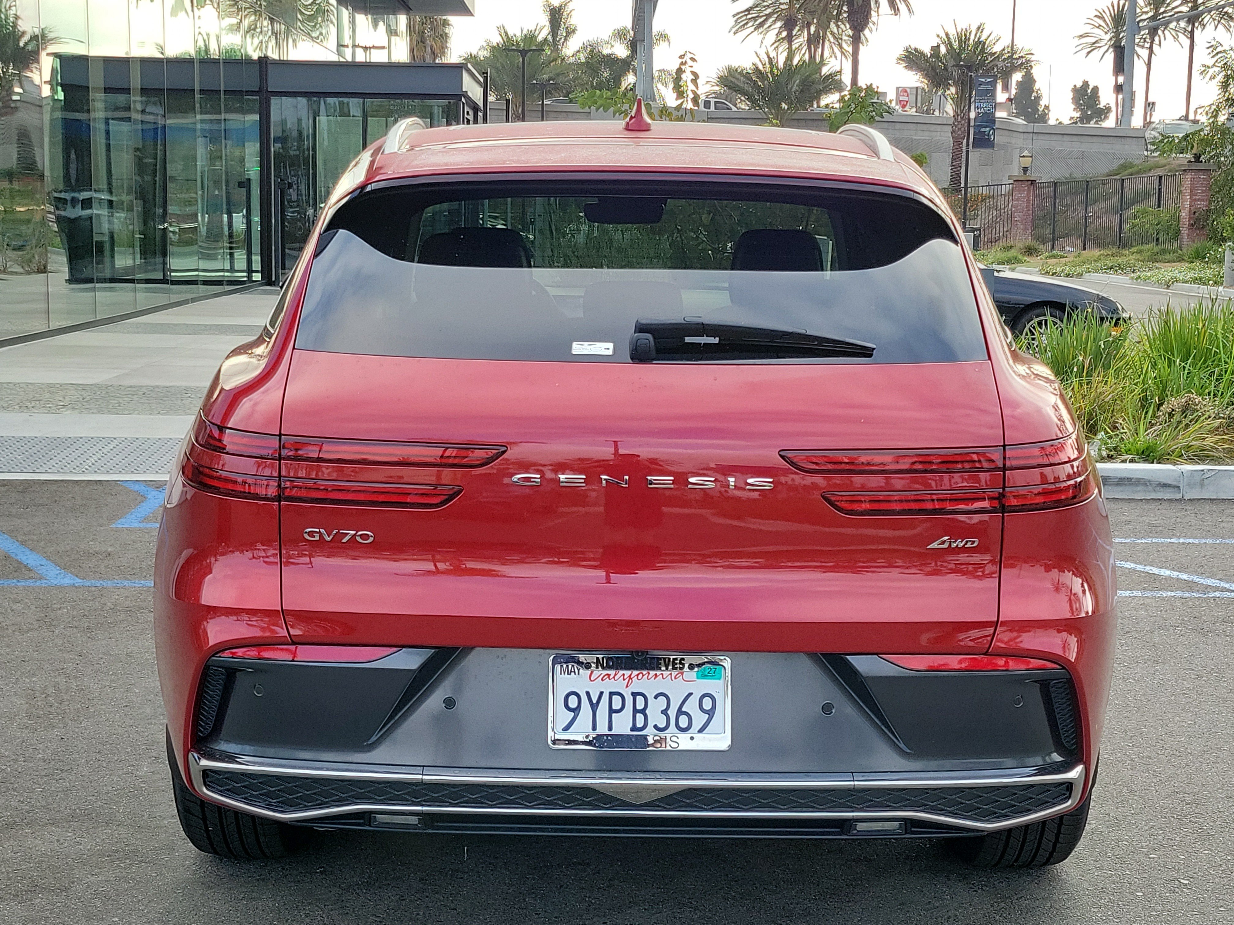 Certified 2026 Genesis GV70 2.5T Select AWD/4WD image 4